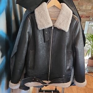 Banana Republic Women's Black/Cream Sherpa Jacket